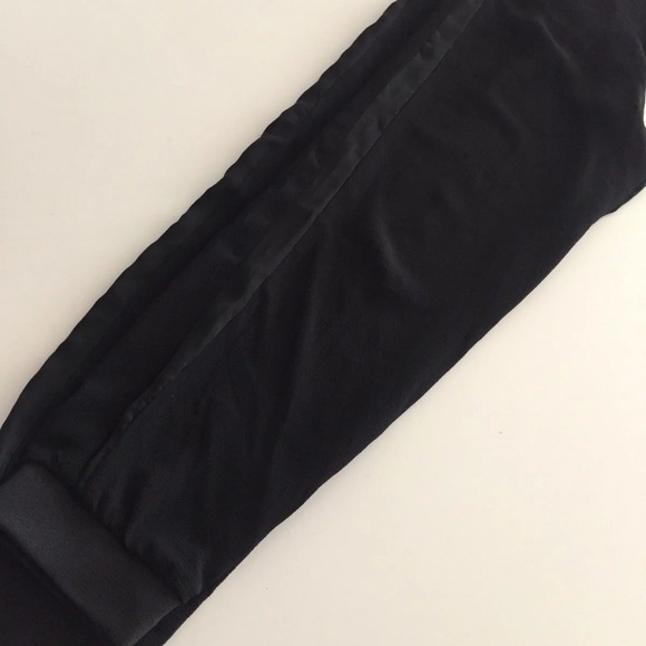 Joggers - Picture 3 of 4